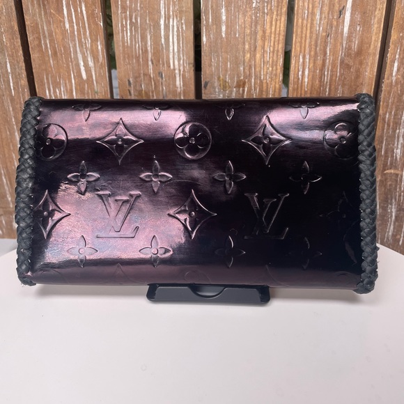 OFFER??LOUIS VUITTON Sara wallet - Picture 3 of 15